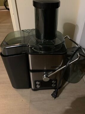 Gourmia Whole Fruit Extraction Juicer Pro